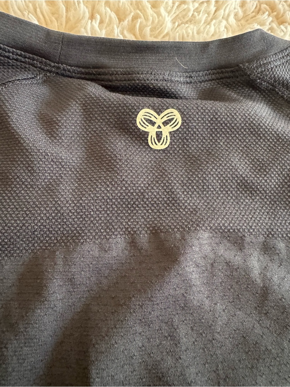 Aritzia long sleeve crop (swiftly material) - Picture 2 of 8